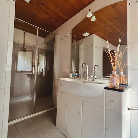 Lägenhet Zeli E Old