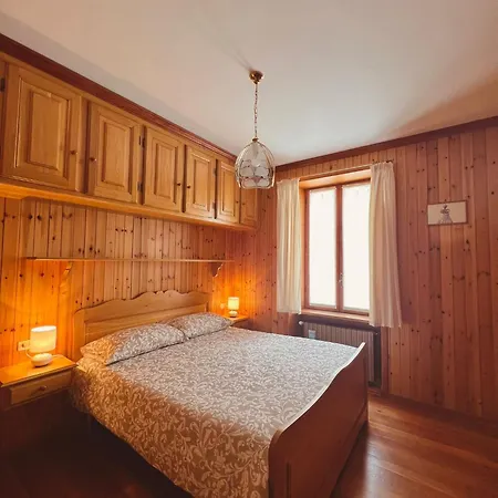 Zeli E Old Apartmán *