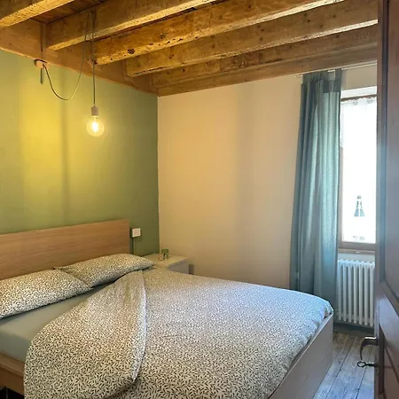 Zeli E Old Apartmán
